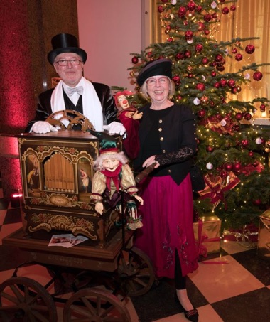 Michael und Edith Scheck auf der Weihnachtsfeier des FC Bayern München im PALAIS Lenbach